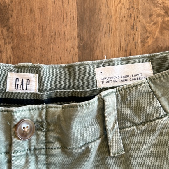 Girlfriend chink short - Picture 2 of 3